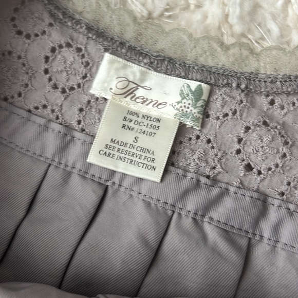 Theme Dress - Picture 3 of 8